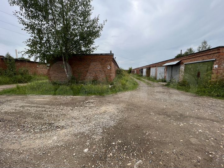 Гараж, > 30 м²