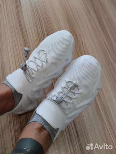 Кроссовки летние