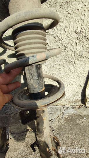 Стойки Nissan Tiida