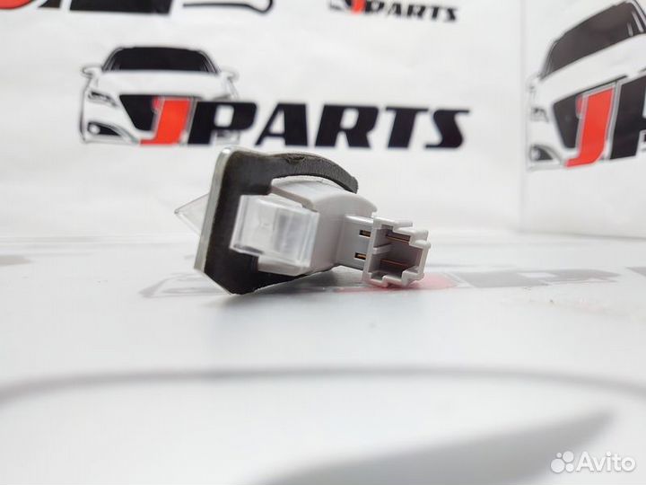 Фонарь подсветки номера Mitsubishi Outlander