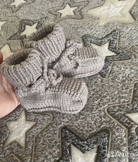 Шапочка и пинетки