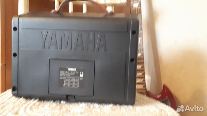 Yamaha VA-10 Портативный комбоусилитель