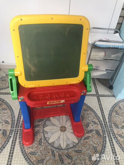 Стол -мольберт, детский
