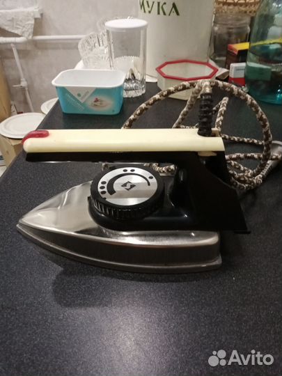 Утюг. Работает идеально