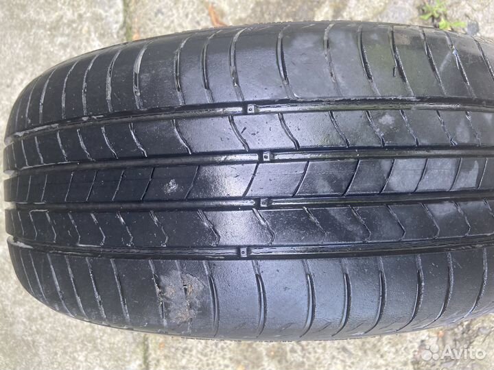 Kumho Ecsta HS51 215/55 R17 94V