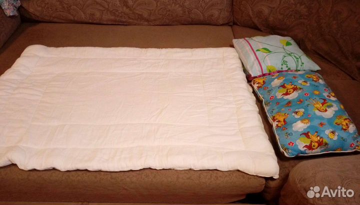 Детское одеяло и подушки