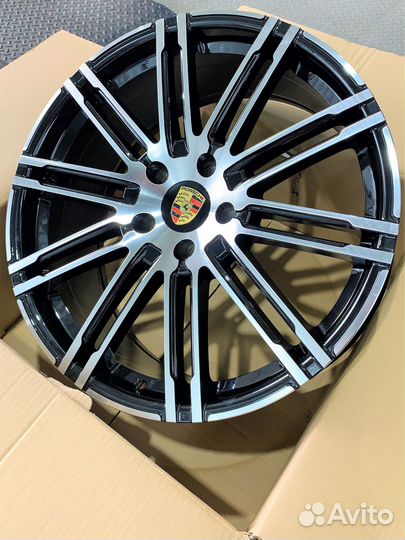 Диски на Porsche Panamera Порше Панамера R21