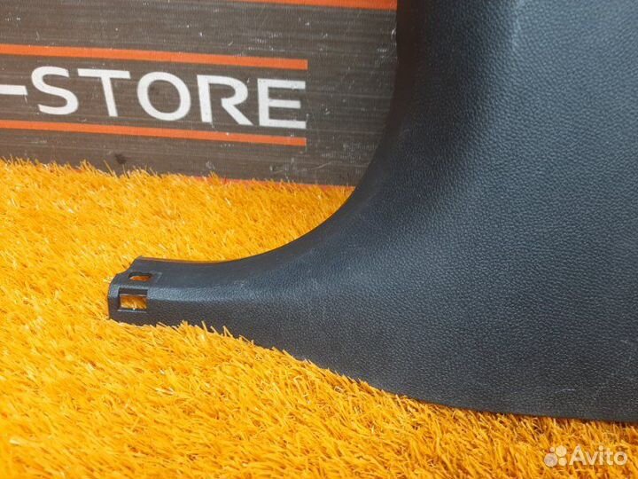 Обшивка стойки левая Mercedes-Benz E-Class W212