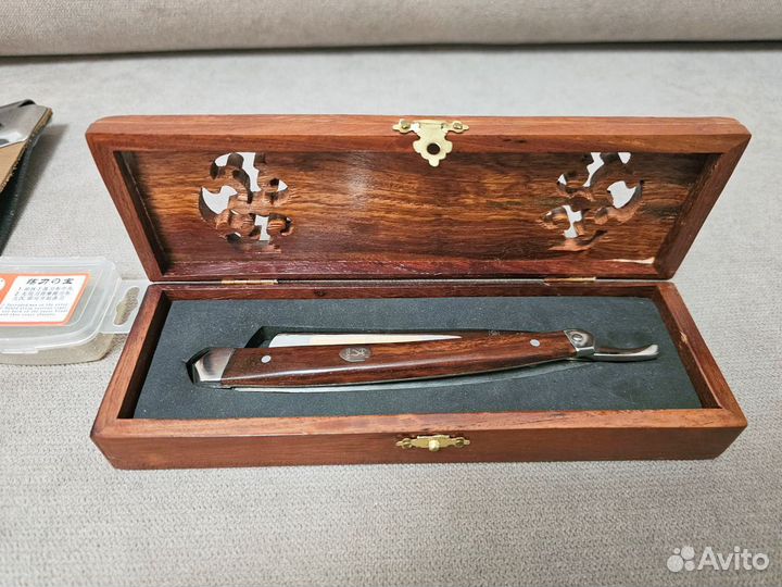 Опасная бритва Titan (Япония) Красное дерево