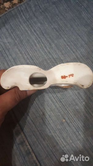 Фарфоровая фигурка