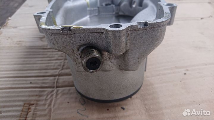 Продаётся левая крышка двигателя ява 640