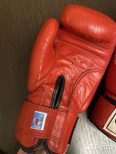 Боксерские перчатки