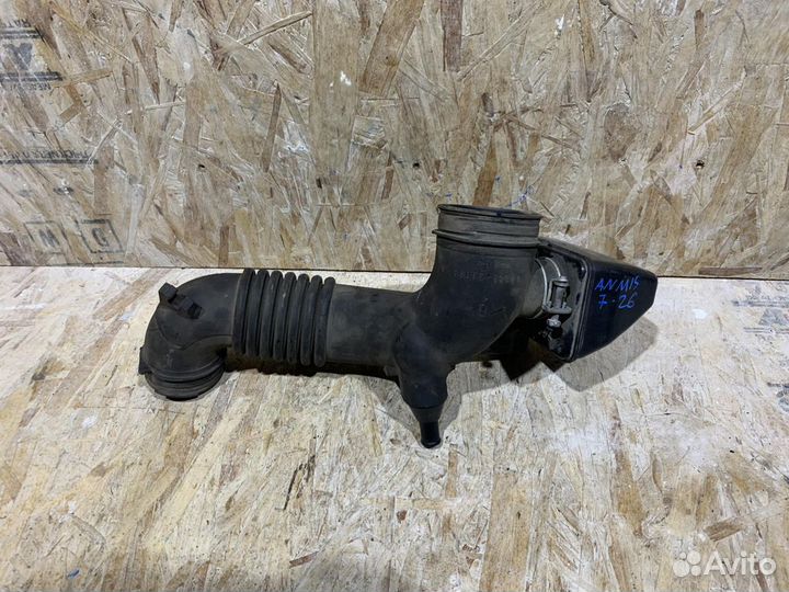 Патрубок воздушного фильтра toyota isis ANM15 1AZ