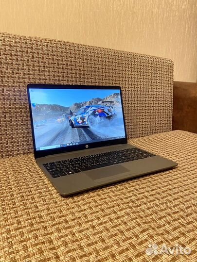 Мощный Ryzen 3, SSD, 8GB, Vega 3 в идеале