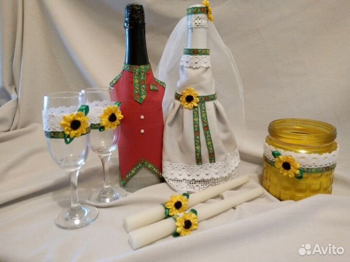 Бокалы и бутылки на свадьбу