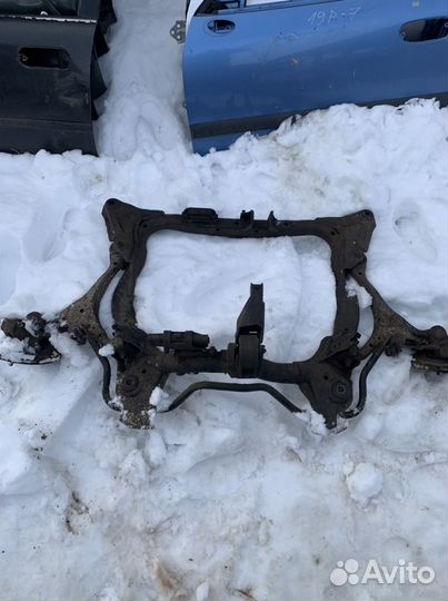 Подрамник Honda Civic 7 Stream ES EP EU EM RN1 2WD