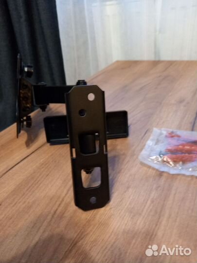 Настенный кронштейн для монитора