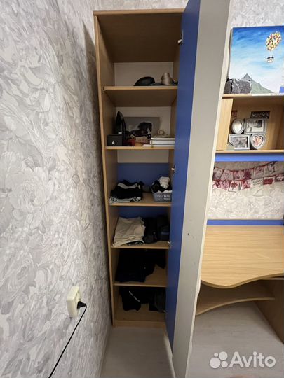 Компьютерный стол со шкафом