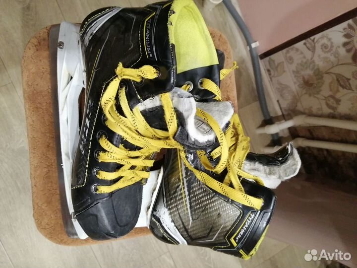 Коньки хоккейные