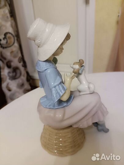 Фарфоровая статуэтка Nao by Lladro