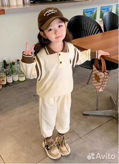 Спортивный детский костюм