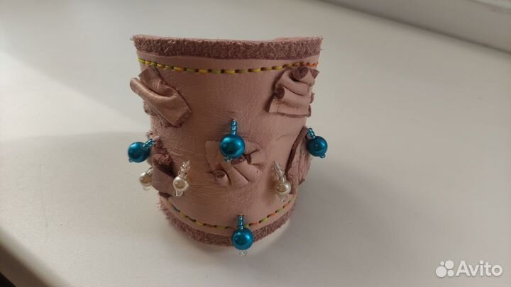 Кожаный браслет женский