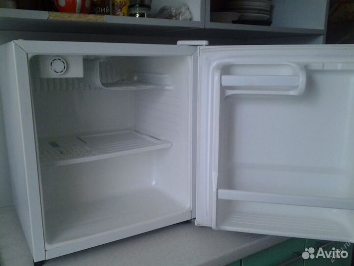 Авито холодильник маленький б