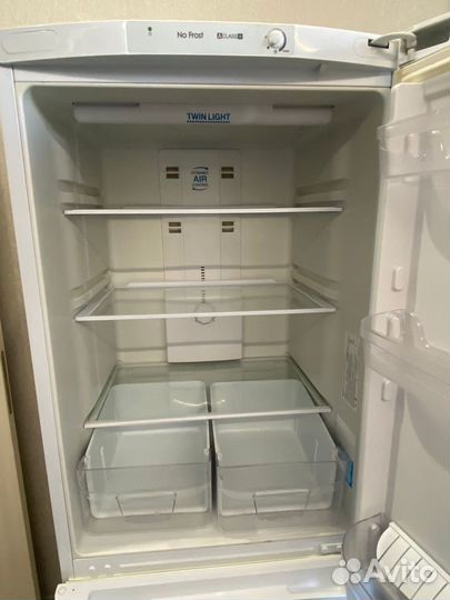 Холодильник indesit