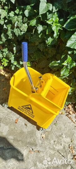 Ведро на колесах
