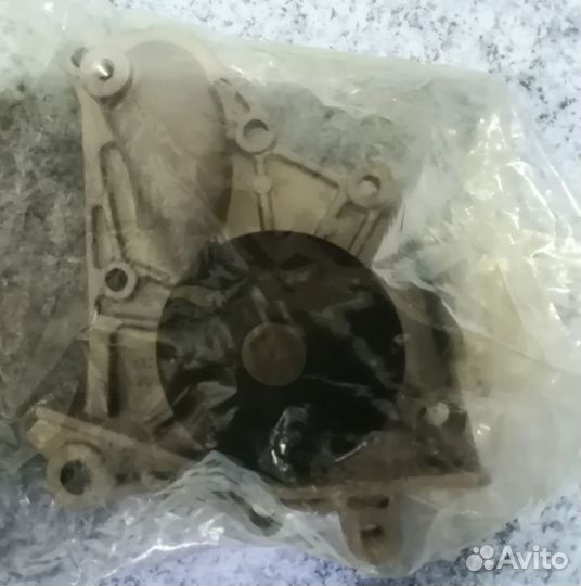 Насос водяной Toyota Camry, Carina, Celica, Corona