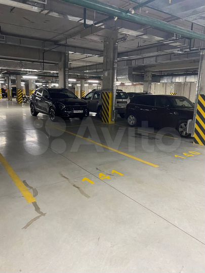 Машиноместо, 13 м²