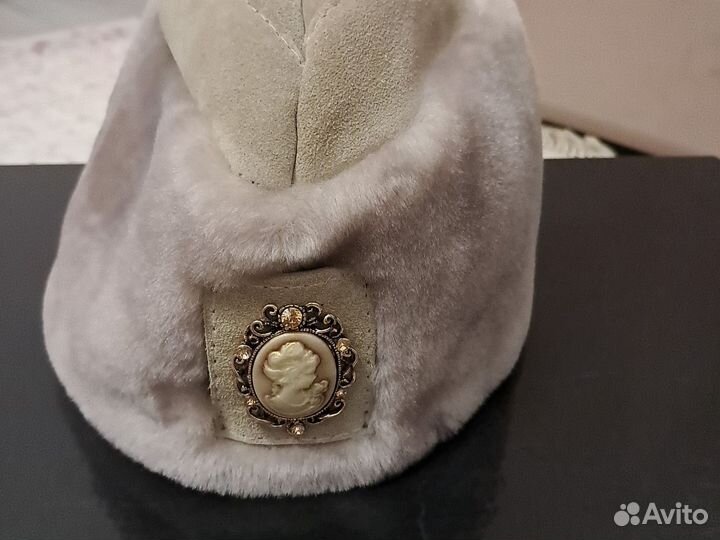 Головные уборы женские