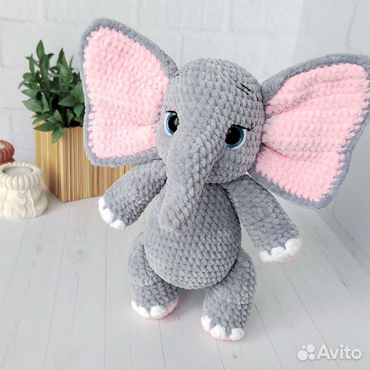 Вязаный слоник