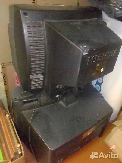 2 телевизора: toshiba/sharp в рабочем состоянии