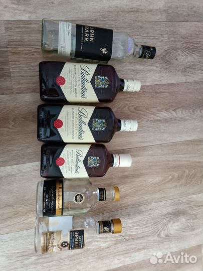 Бутылки пустые 0,5-0, 7 из под коньяка и виски