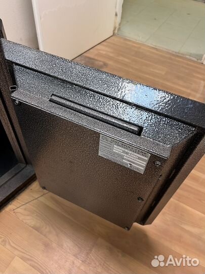 Сейф банковский св302 сс06