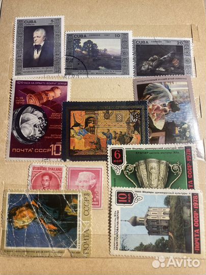 Продам средний альбом ценных марок