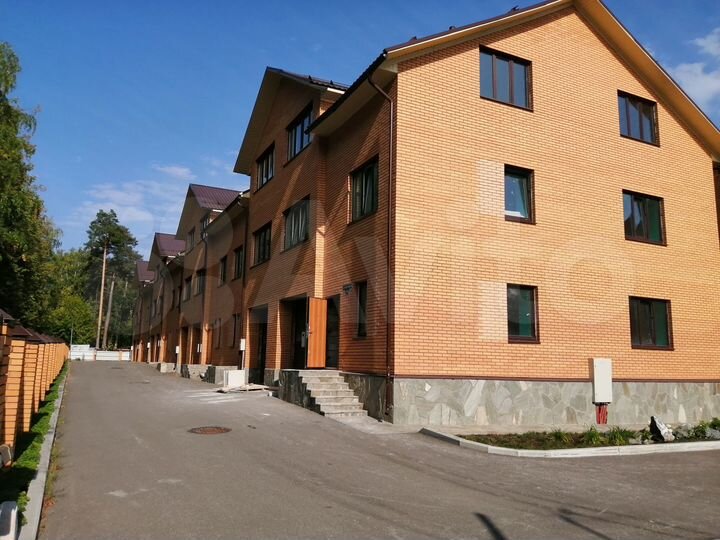 Таунхаус 230 м² на участке 2,5 сот.