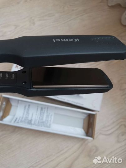 Выпрямитель для волос новый