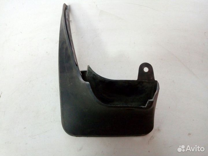 BMW E87 - Задний левый брызговик Б/У