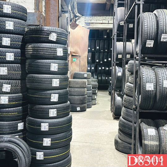 Bridgestone Blizzak LM-001 215/55 R17 89L