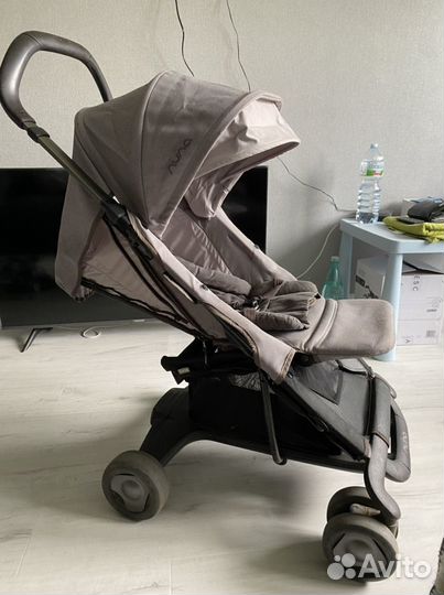 Коляска прогулочная nuna