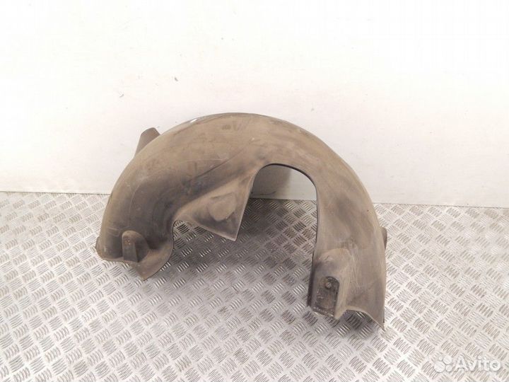 Защита крыла (подкрылок пластиковый) BMW E83