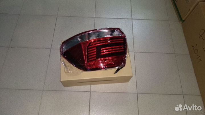 Фонарь Фольксваген Поло 2015