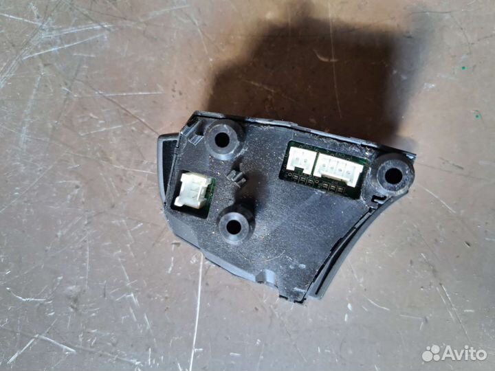 Кнопки рулья Volvo C30 S40