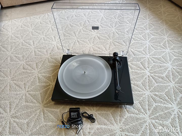 Виниловый проигрыватель Pro-Ject 1-Xpression III