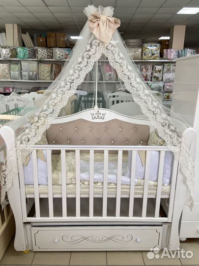 Кроватка с мягкой спинкой