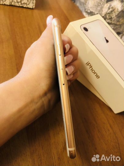 Телефон iPhone 8 64 gb
