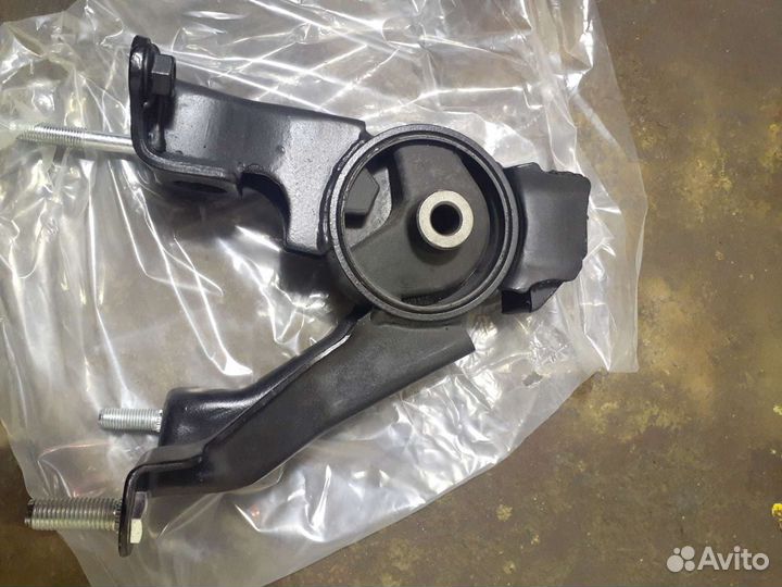 Задняя подушка двигателя тайота авенсис 1.8 двигат