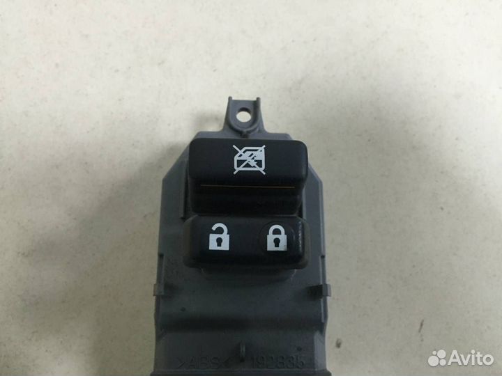 Блок управления стеклоподъемниками Toyota Rav 4 A3